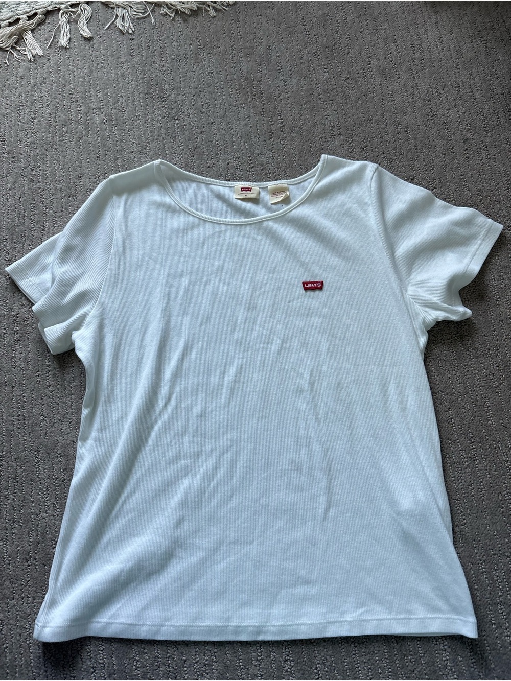 Levi's White Short Sleeve Crewneck Tee with Red Logo